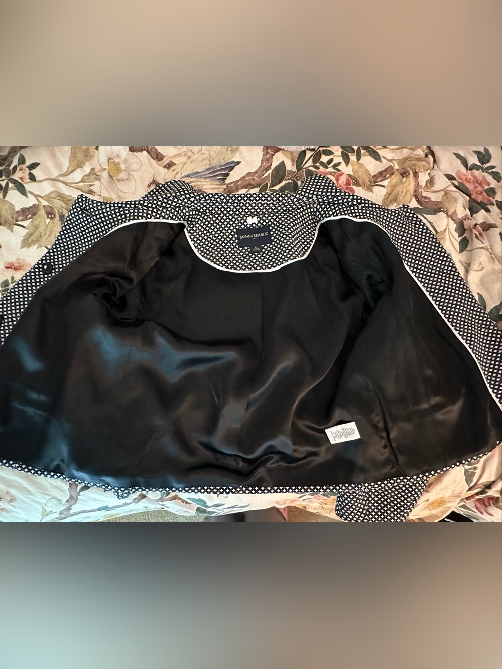 Banana Republic Black & White Cropped Jacket Size 4 Work Office Event Evening - Picture 9 of 11